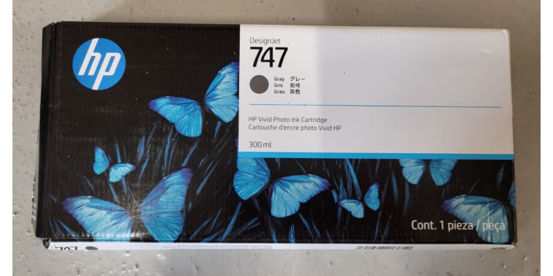 Druckpatrone HP 747 Grau P2V86A Neu OVP A-Ware Designjet Z6 MHD: 03.2026  